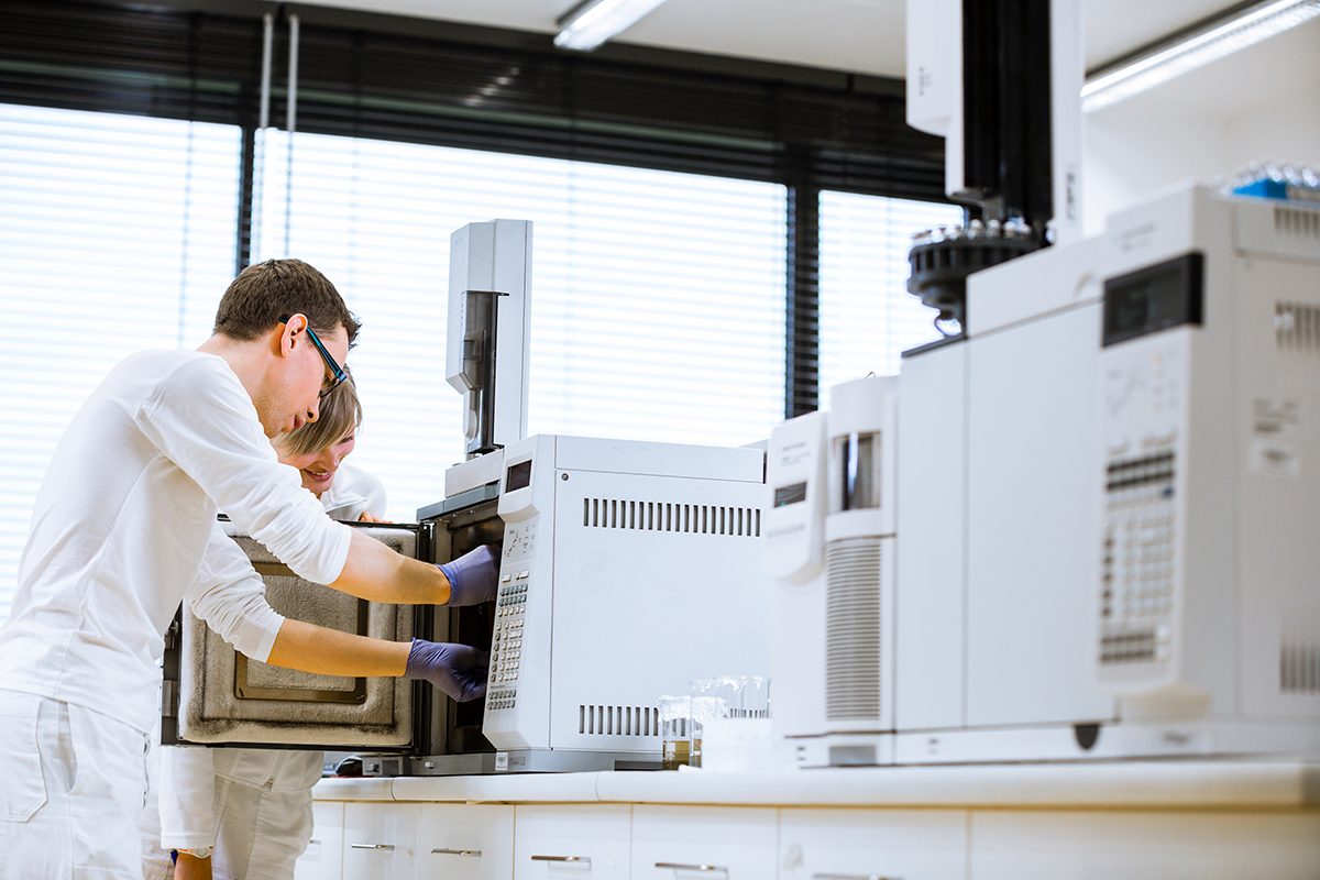 Electron-Microscopes-Laboratory